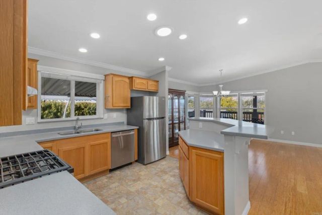 525 W El Norte Pkwy. 261, Escondido, CA 92026