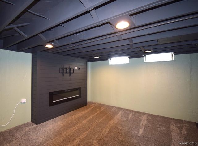 29579 Fairfield Drive, Warren, MI 48088