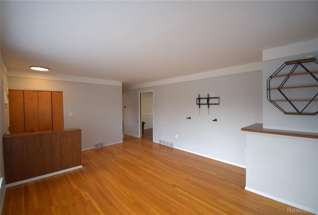 29579 Fairfield Drive, Warren, MI 48088