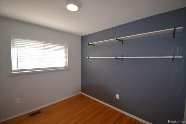 29579 Fairfield Drive, Warren, MI 48088