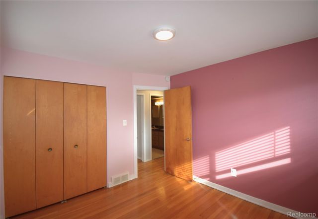 29579 Fairfield Drive, Warren, MI 48088