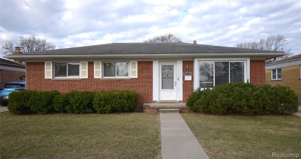 29579 Fairfield Drive, Warren, MI 48088