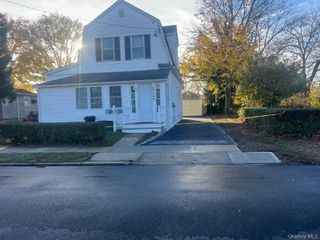 223 S 8th Street, Lindenhurst, NY 11757