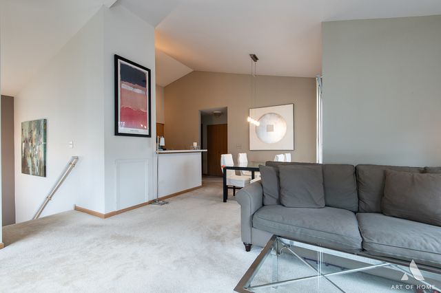 1117 Silverstone Drive 1117, Carpentersville, IL 60110