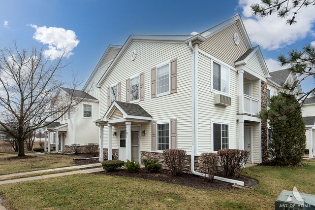 1117 Silverstone Drive 1117, Carpentersville, IL 60110