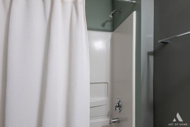 1117 Silverstone Drive 1117, Carpentersville, IL 60110