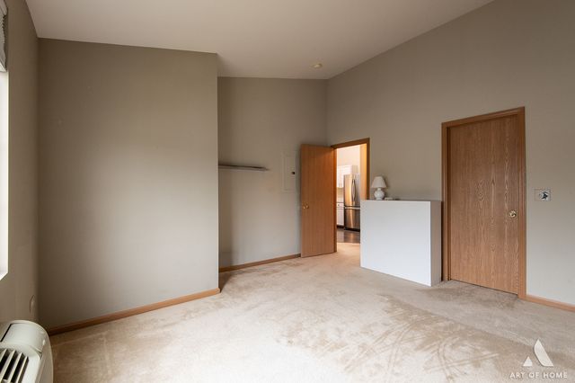 1117 Silverstone Drive 1117, Carpentersville, IL 60110