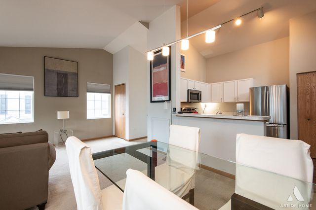 1117 Silverstone Drive 1117, Carpentersville, IL 60110