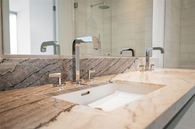 700 NE 26th Ter 904, Miami, FL 33137