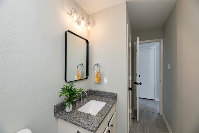 1701 Dorchester Drive, Arlington, TX 76014