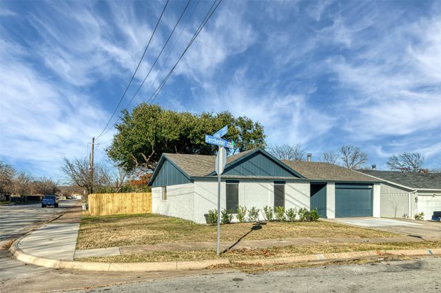 1701 Dorchester Drive, Arlington, TX 76014