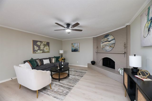 1701 Dorchester Drive, Arlington, TX 76014