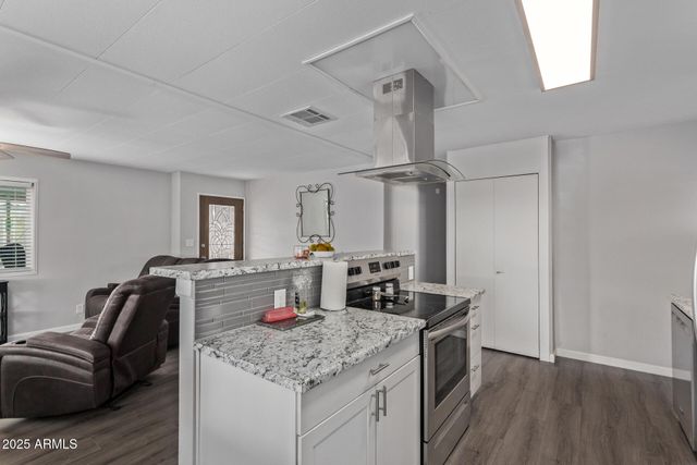 2650 W UNION HILLS Drive 108, Phoenix, AZ 85027