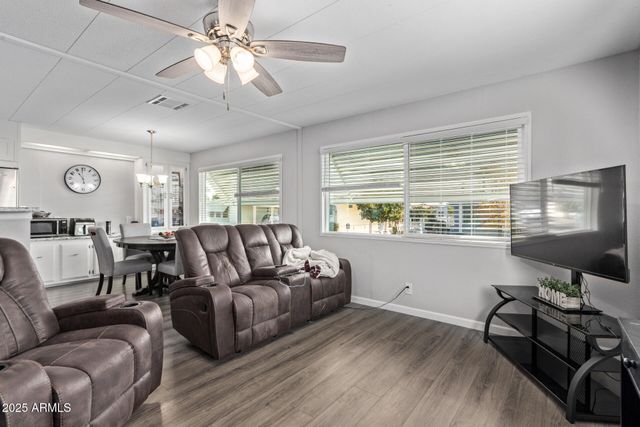 2650 W UNION HILLS Drive 108, Phoenix, AZ 85027