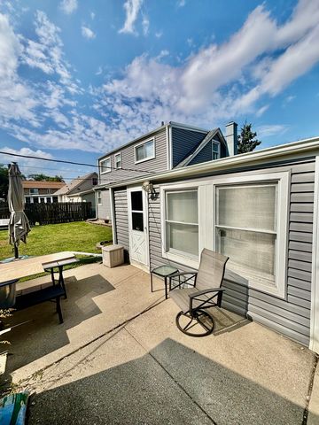 6737 104th Place, Chicago Ridge, IL 60415