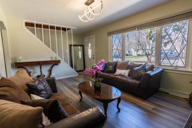 6737 104th Place, Chicago Ridge, IL 60415