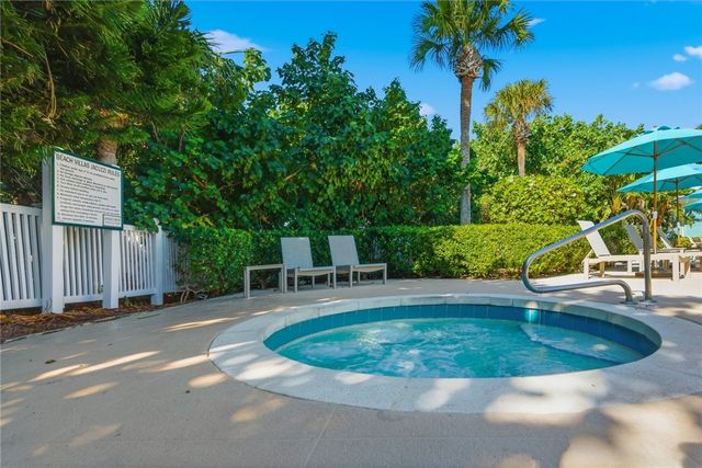 8814 S Sea Oaks Way 303, Vero Beach, FL 32963