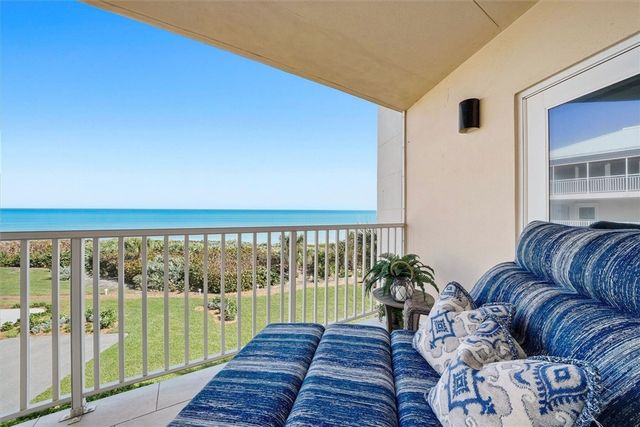 8814 S Sea Oaks Way 303, Vero Beach, FL 32963