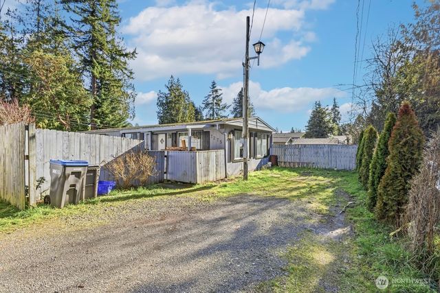 7275 NE Geneva Street, Suquamish, WA 98392