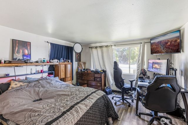 7275 NE Geneva Street, Suquamish, WA 98392