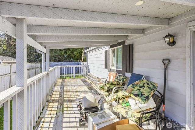 7275 NE Geneva Street, Suquamish, WA 98392