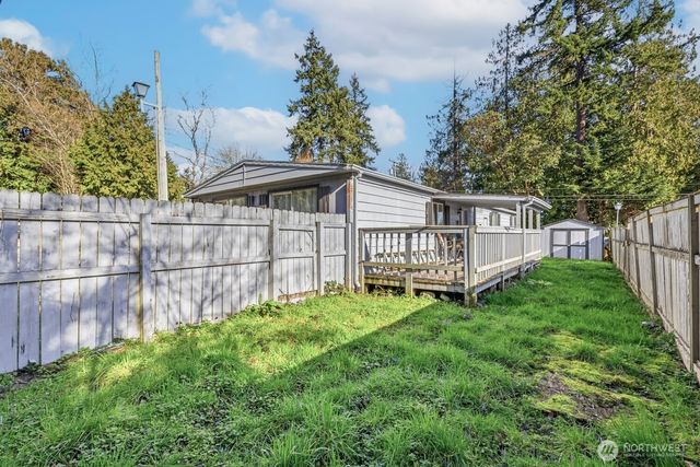 7275 NE Geneva Street, Suquamish, WA 98392