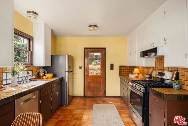 2601 Adelbert Avenue, Silver Lake, CA 90039