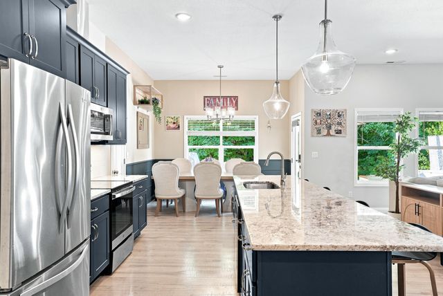 2404 BAXLEY DR, Columbia, MO 65201