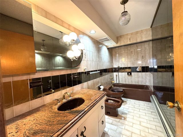 15754 95th Street, Howard Beach, NY 11414
