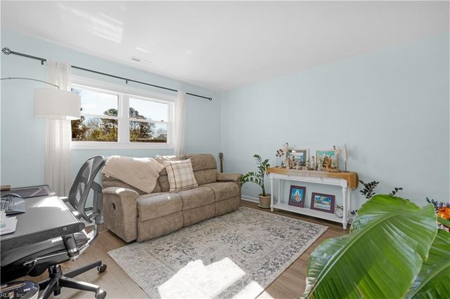 4925 Locke LN, Virginia Beach, VA 23464