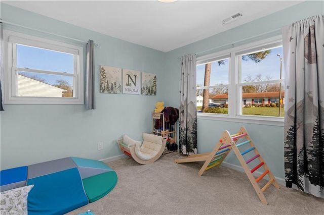 4925 Locke LN, Virginia Beach, VA 23464