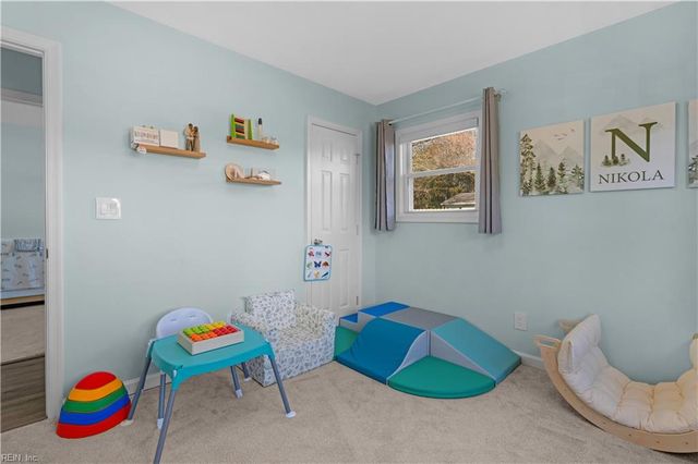 4925 Locke LN, Virginia Beach, VA 23464