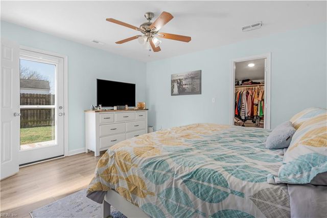 4925 Locke LN, Virginia Beach, VA 23464