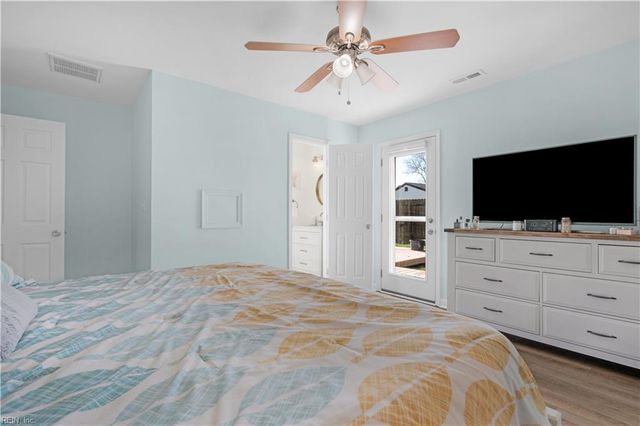 4925 Locke LN, Virginia Beach, VA 23464