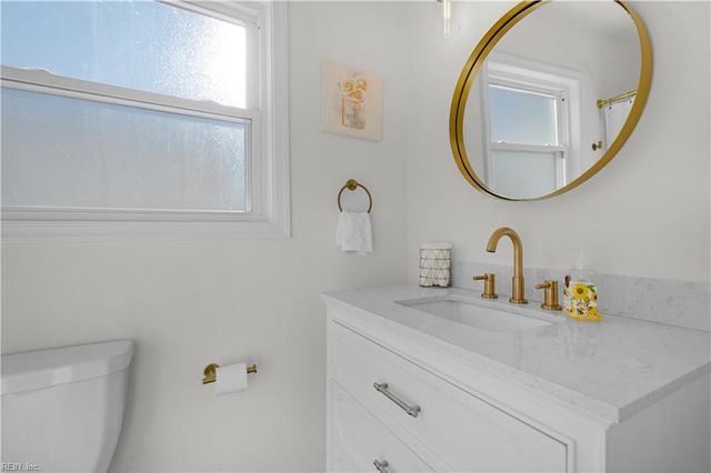 4925 Locke LN, Virginia Beach, VA 23464