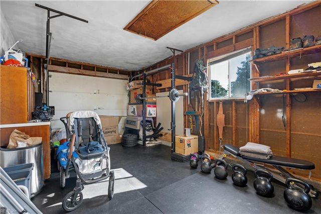 4925 Locke LN, Virginia Beach, VA 23464