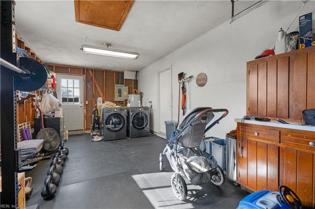 4925 Locke LN, Virginia Beach, VA 23464