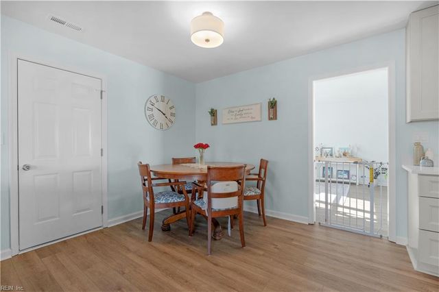 4925 Locke LN, Virginia Beach, VA 23464