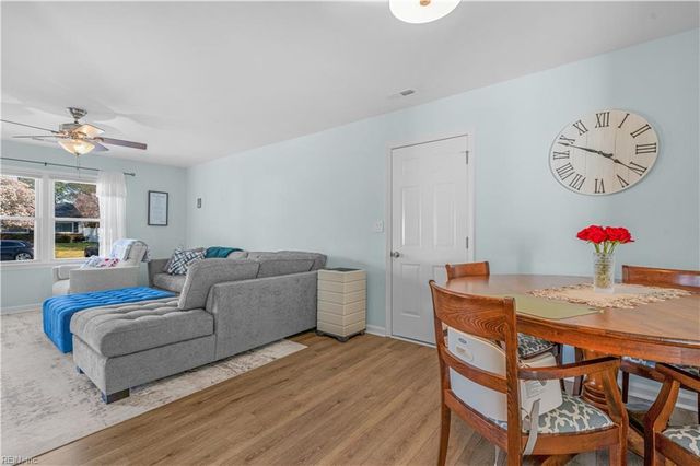 4925 Locke LN, Virginia Beach, VA 23464