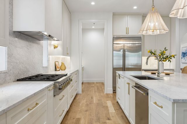10215 Lynford Drive, Dallas, TX 75238