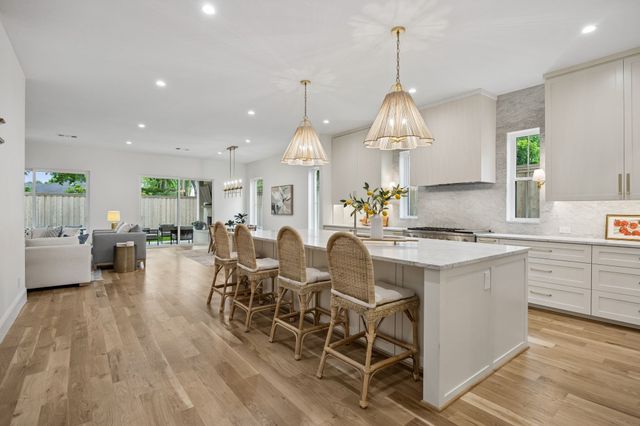 10215 Lynford Drive, Dallas, TX 75238