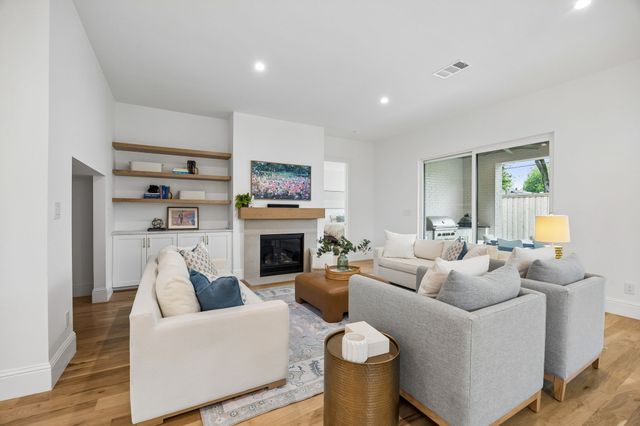 10215 Lynford Drive, Dallas, TX 75238