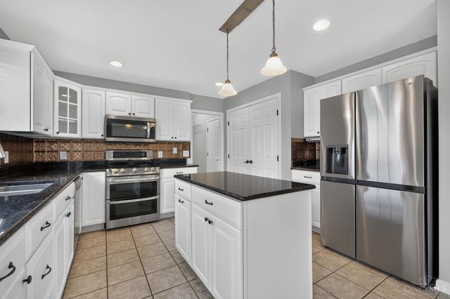 5593 Eden Ridge Drive, Green Twp, OH 45247