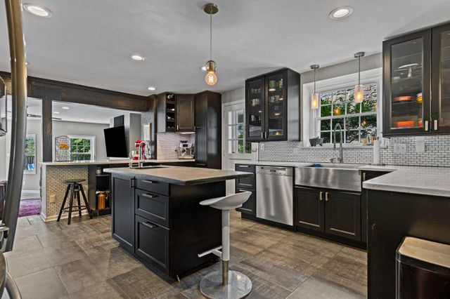 133 SUTTON RD, Ardmore, PA 19003