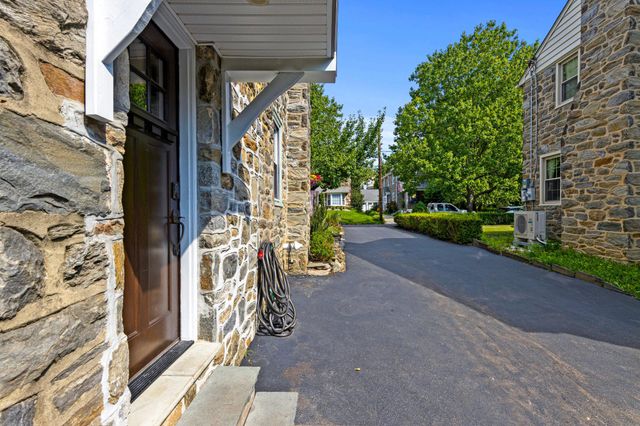 133 SUTTON RD, Ardmore, PA 19003