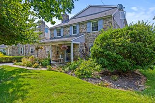 133 SUTTON RD, Ardmore, PA 19003