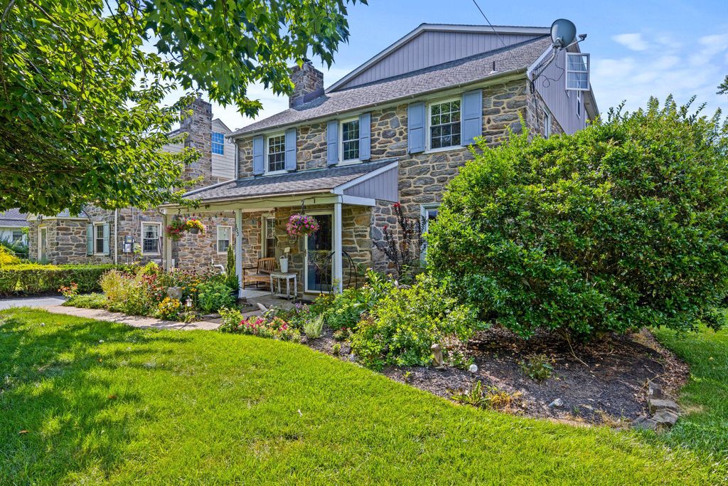 133 SUTTON RD, Ardmore, PA 19003