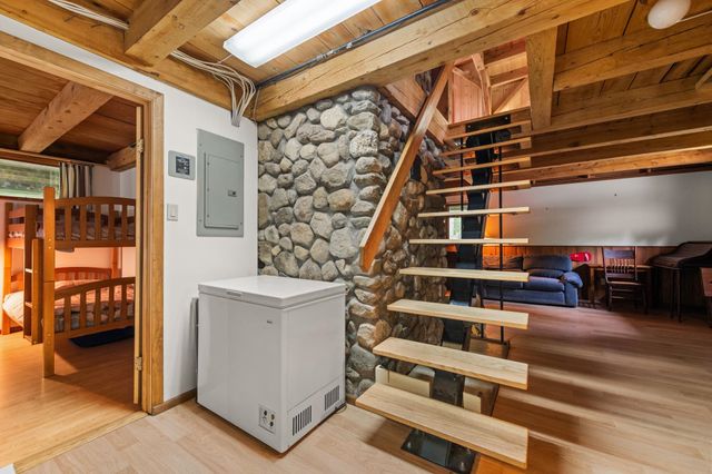 269 Knowles Hill Road, Alexandria, NH 03222