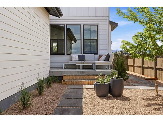 5588 Cottontail Dr, Longmont, CO 80503