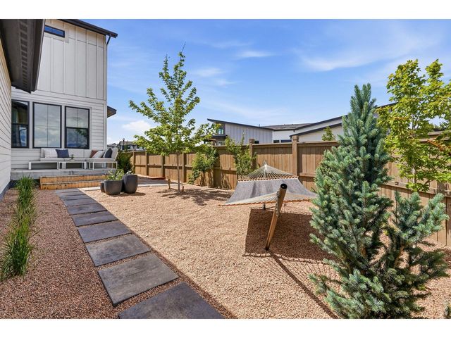 5588 Cottontail Dr, Longmont, CO 80503